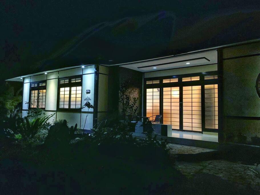 Designer Villa Osaka Пунчак Екстер'єр фото