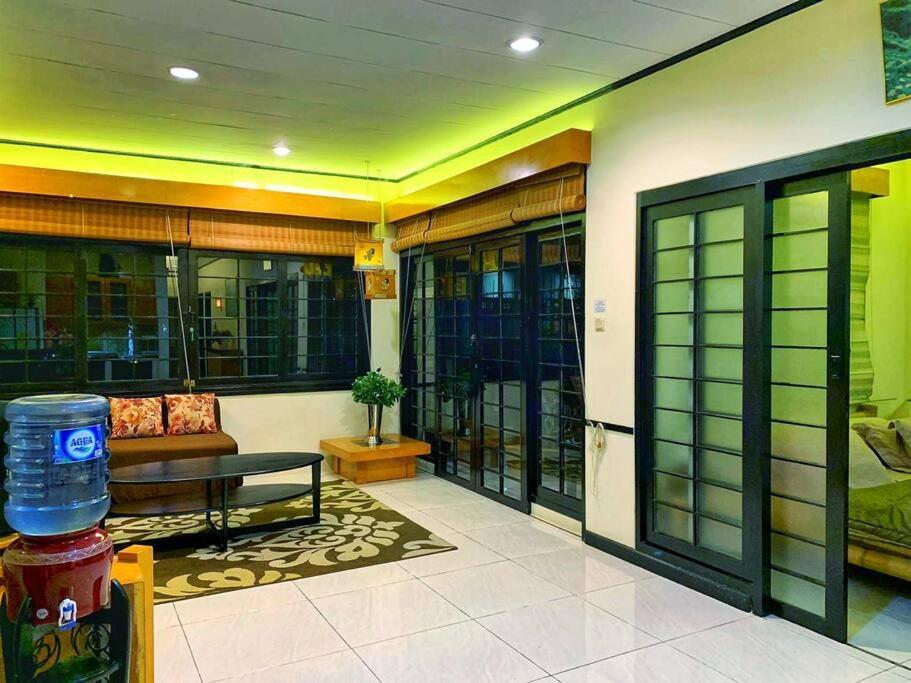Designer Villa Osaka Пунчак Екстер'єр фото