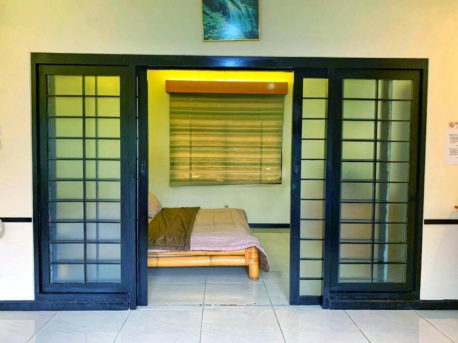 Designer Villa Osaka Пунчак Екстер'єр фото